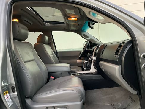 Used 2008 Toyota Sequoia Limited image 21