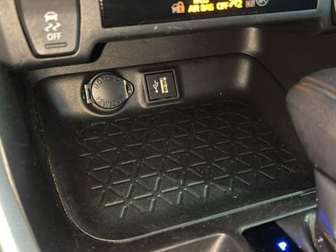 Used 2024 Toyota RAV4 LE image 21