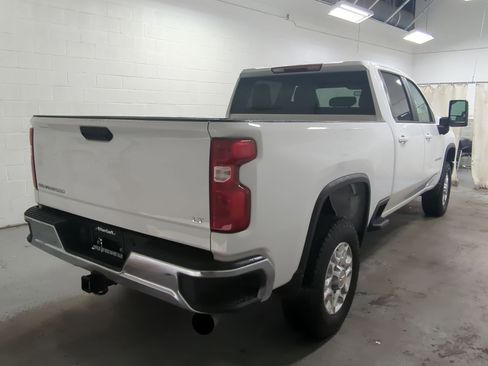 Used 2023 Chevrolet Silverado 2500 LT image 3