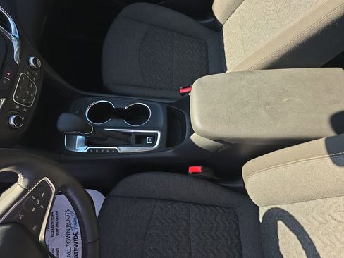 Used 2024 Chevrolet Equinox LT image 4