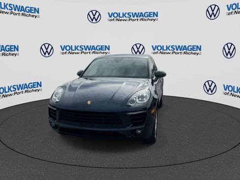 Used 2018 Porsche Macan AWD/4WD image 3