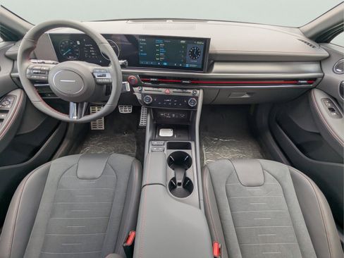 Used 2025 Hyundai Elantra Sport FWD image 23