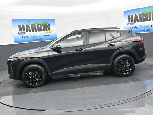 New 2026 Chevrolet Trax LT image 2