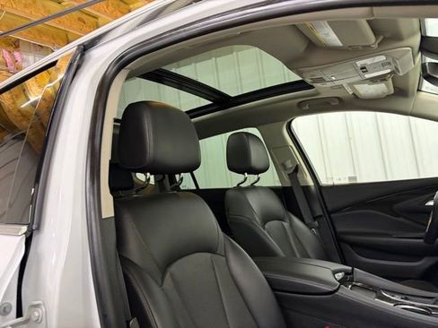 Used 2020 Buick Envision Essence FWD image 25