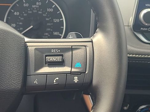 Used 2025 Nissan Rogue SV AWD/4WD image 19