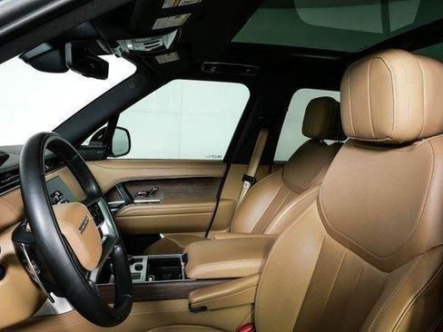 Used 2023 Land Rover Range Rover SE AWD/4WD image 3