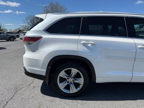 Used 2015 Toyota Highlander Limited Platinum AWD/4WD image 35