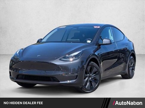 Used 2025 Tesla Model Y Long Range AWD/4WD image 1