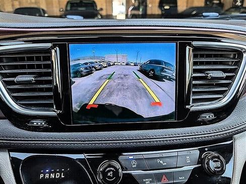 Used 2017 Chrysler Pacifica Limited w/ UConnect Theater Package FWD image 23