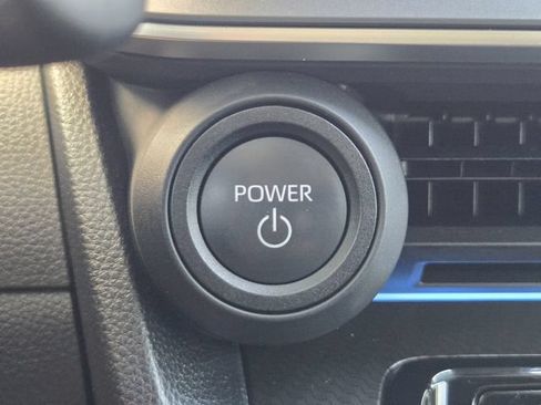 Used 2025 Toyota Prius FWD image 22