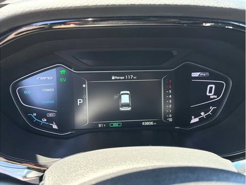 Used 2022 Kia Niro EX FWD image 11