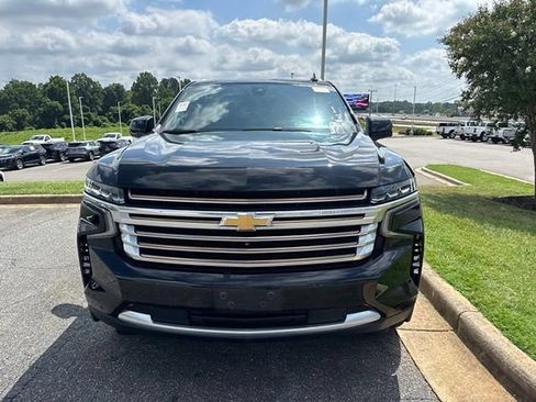 Used 2021 Chevrolet Tahoe High Country w/ Premium Package AWD/4WD image 2