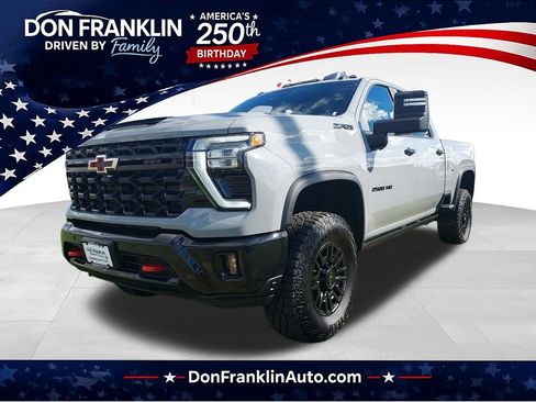 Used 2025 Chevrolet Silverado 2500 ZR2 w/ Technology Package AWD/4WD image 1