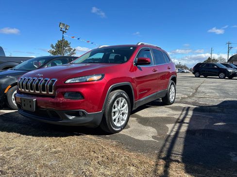 Used 2014 Jeep Cherokee Latitude w/ Trailer Tow Group AWD/4WD image 2