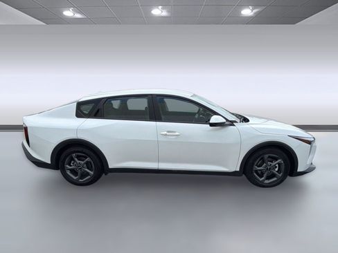 Used 2025 Kia K4 FWD image 8