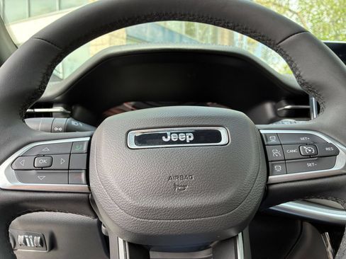 Used 2025 Jeep Compass Limited AWD/4WD image 29