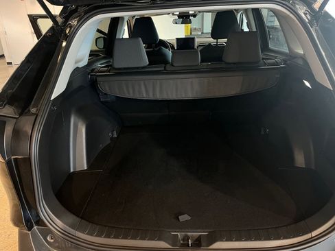 Used 2025 Toyota RAV4 XLE image 31