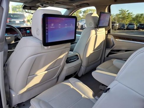 Used 2025 Cadillac Escalade Sport Platinum AWD/4WD image 17
