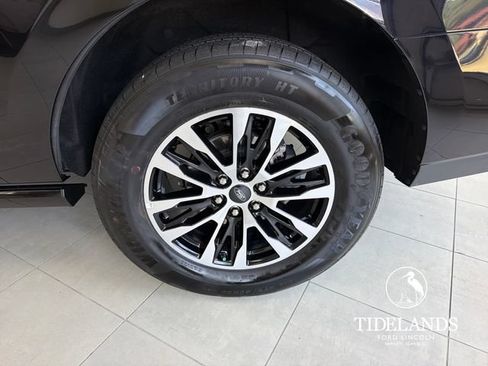 Certified 2025 Ford Expedition Platinum AWD/4WD image 33