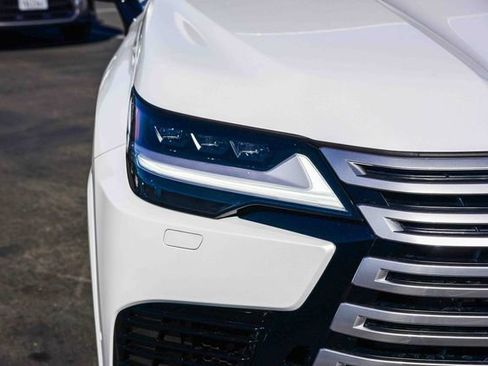 New 2026 Lexus LX 700h Luxury AWD/4WD image 11