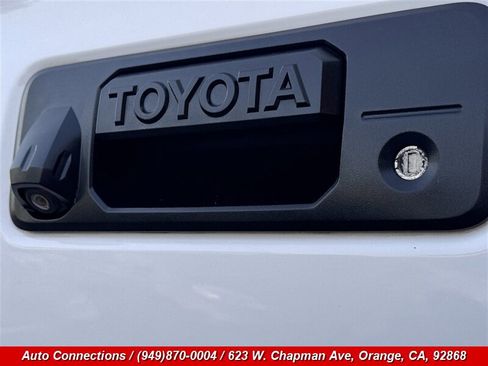 Used 2017 Toyota Tacoma TRD Off-Road image 31