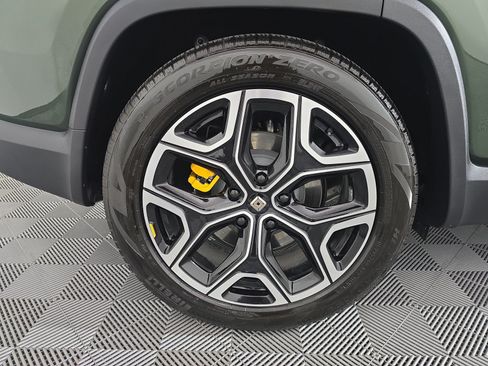 Used 2024 Rivian R1S Launch Edition AWD/4WD image 12