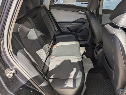 Certified 2022 Volkswagen Taos SE w/ Panoramic Sunroof Package image 34