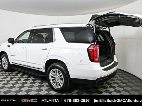 Used 2024 GMC Yukon SLT image 30