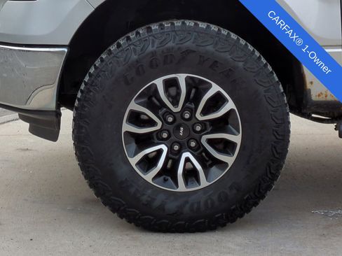 Used 2013 Ford F150 XLT w/ XLT Chrome Pkg image 17