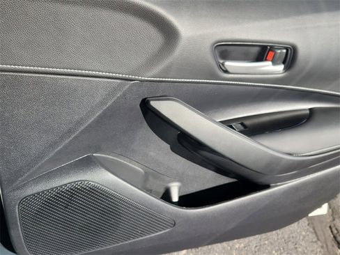 Used 2022 Toyota Corolla SE w/ Carpet Mat Package (TMS) image 12