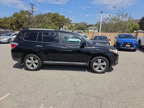 Used 2011 Toyota Highlander Limited w/ Tow Pkg AWD/4WD image 6