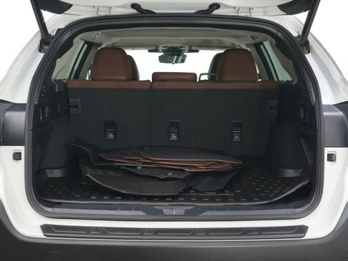 Used 2023 Subaru Outback Touring w/ Popular Package #2 image 16