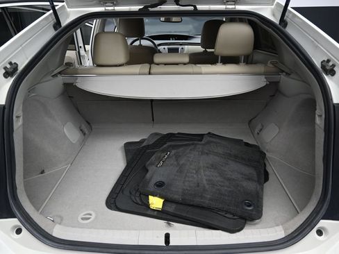 Used 2014 Toyota Prius Four FWD image 29