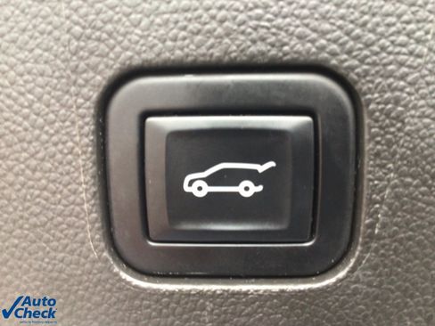 Used 2022 Buick Enclave Essence image 34