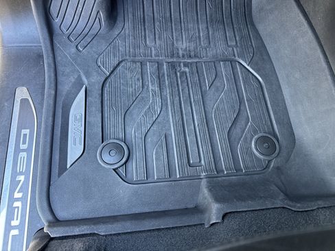 Used 2021 GMC Sierra 1500 Denali w/ Denali Ultimate Package image 16