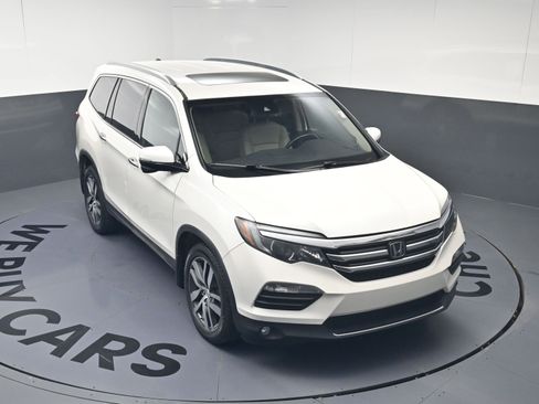 Used 2016 Honda Pilot Touring image 31