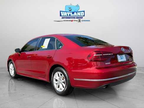 Used 2018 Volkswagen Passat 2.0T S FWD image 3