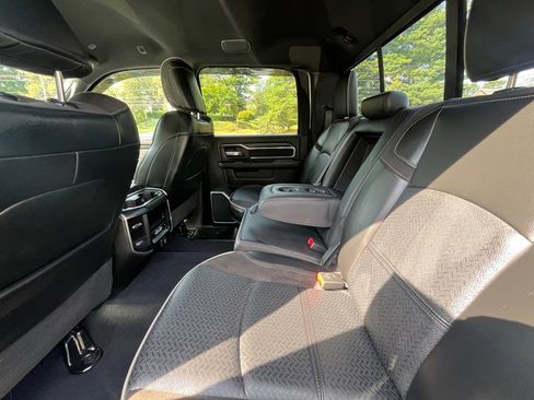 Used 2024 RAM 2500 Laramie w/ Sport Appearance Package image 13