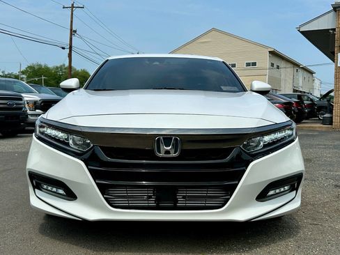 Used 2019 Honda Accord Sport image 2