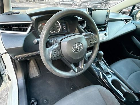 Used 2021 Toyota Corolla LE image 12