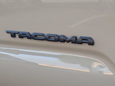 Used 2020 Toyota Tacoma SR5 RWD image 29