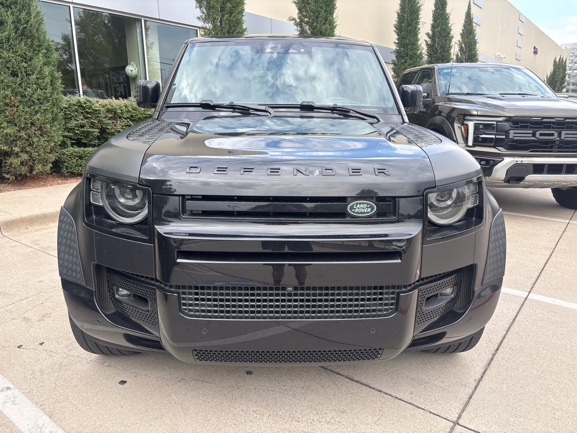 Used 2024 Land Rover Defender 110 X AWD/4WD image 3