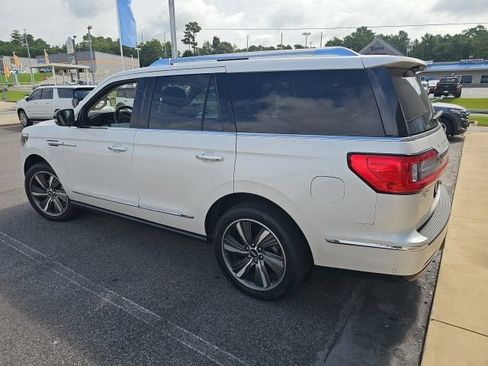Used 2019 Lincoln Navigator Reserve AWD/4WD image 4