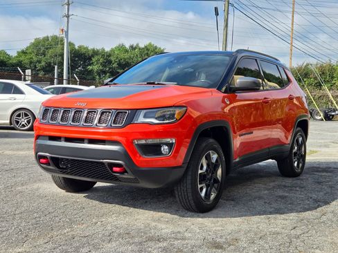 Used 2017 Jeep Compass Trailhawk w/ Leather Interior Group AWD/4WD image 2