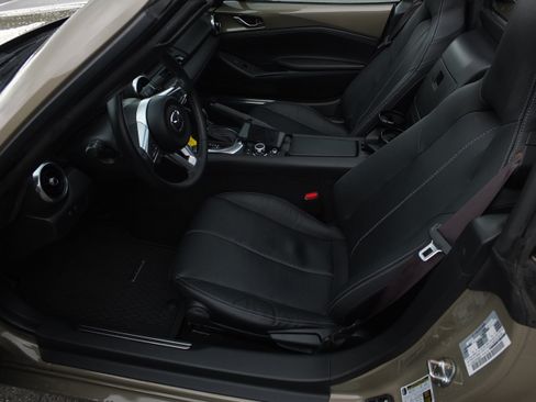 Used 2023 MAZDA MX-5 Miata Grand Touring w/ Weather Package RWD image 13