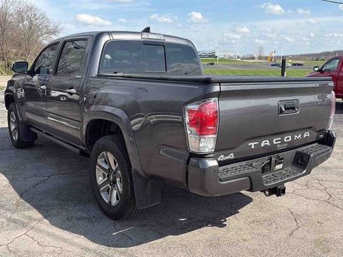 Used 2018 Toyota Tacoma Limited image 5