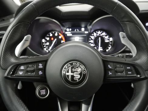 Used 2023 Alfa Romeo Stelvio Veloce AWD/4WD image 17