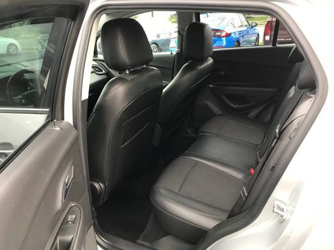 Used 2019 Chevrolet Trax LT w/ LT Convenience Package AWD/4WD image 10