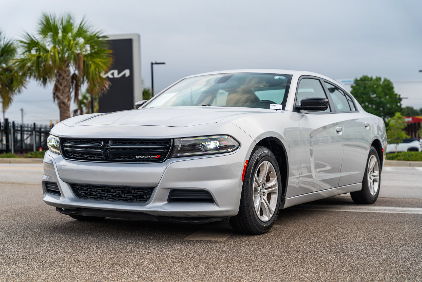 Used 2023 Dodge Charger SXT RWD image 3