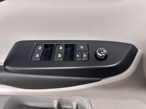 Used 2015 Toyota Highlander XLE AWD/4WD image 27
